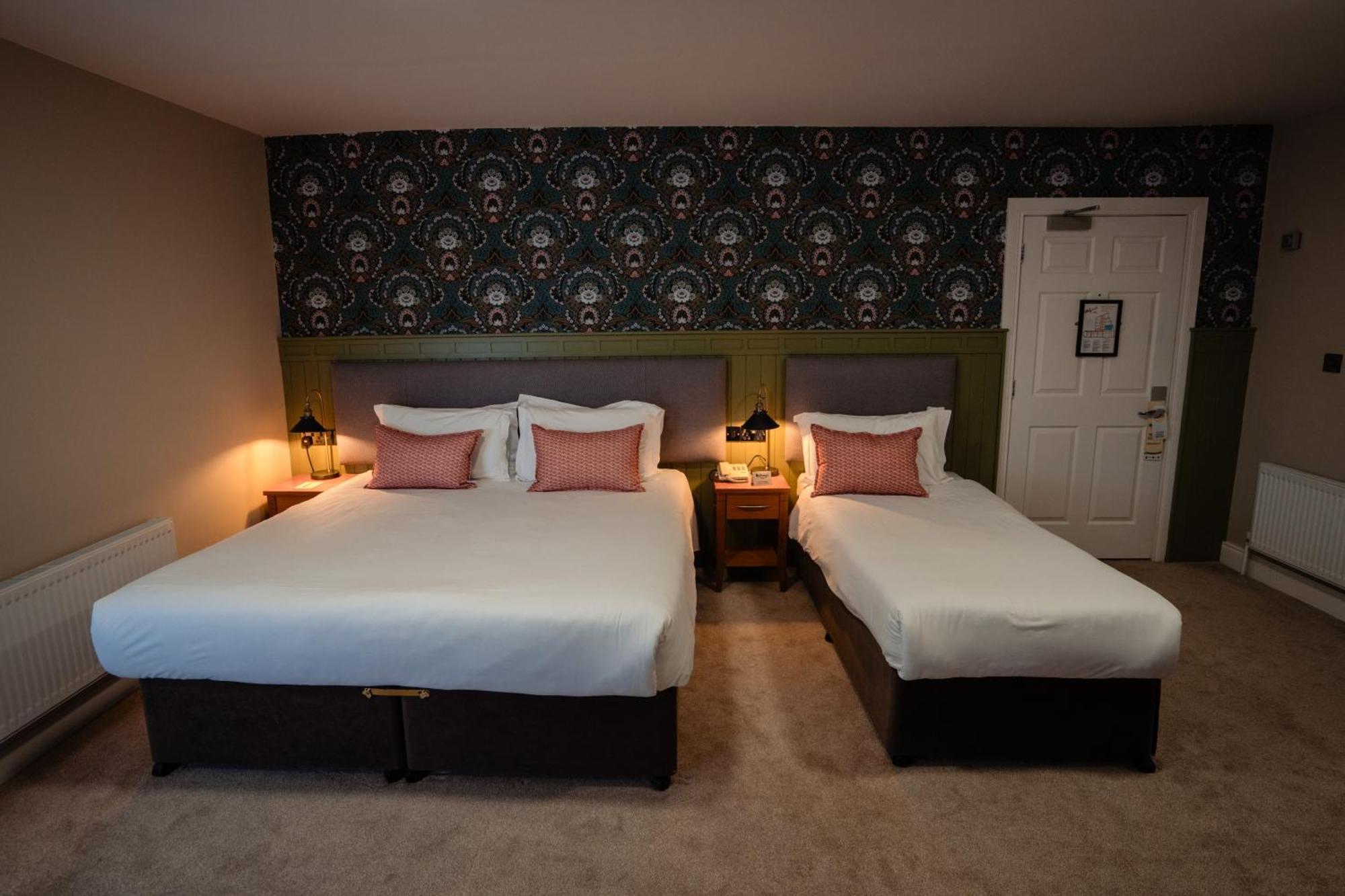 Mcgrory'S Hotel Culdaff Esterno foto